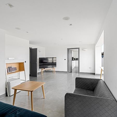 Long Letting - Luxurious 3 Bedroom Penthouse In City Centre - Parking Included! Chelmsford Exteriör bild